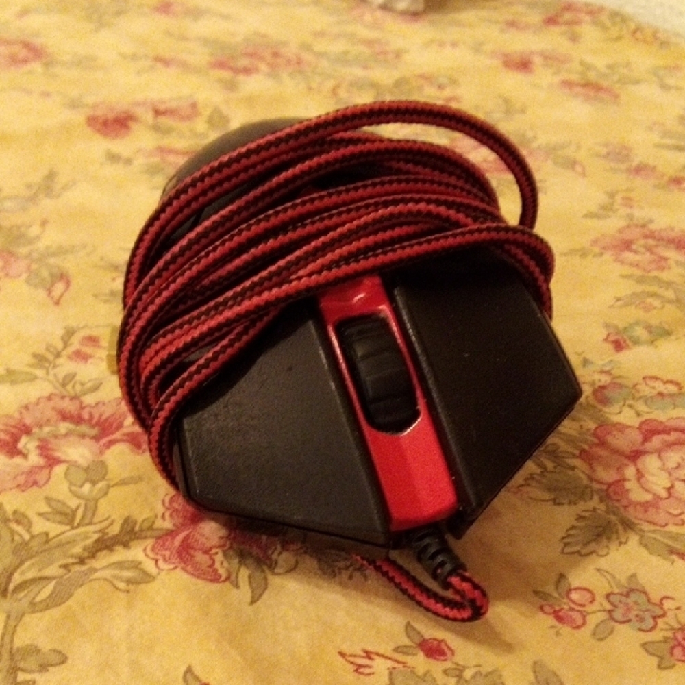 Redragon Gaming Mouse with Red and Black Design - Picture 5 of 5